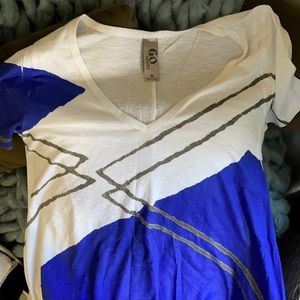 GO Couture Short Sleeve Swing Hem Top Size M New Without Tags